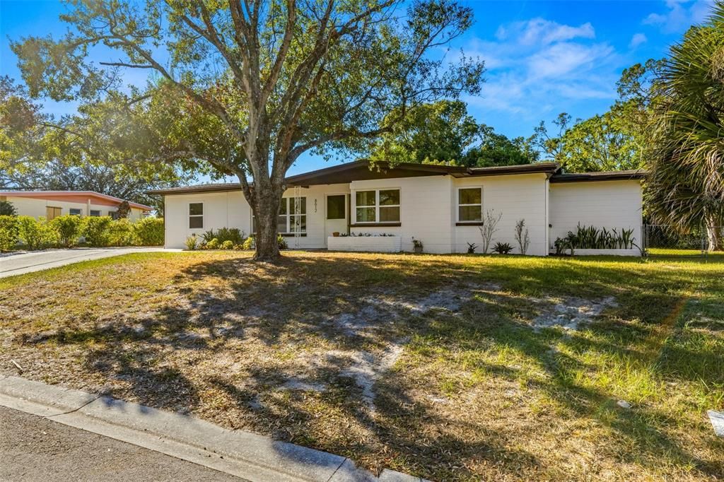 For Sale: $385,000 (3 beds, 2 baths, 1604 Square Feet)