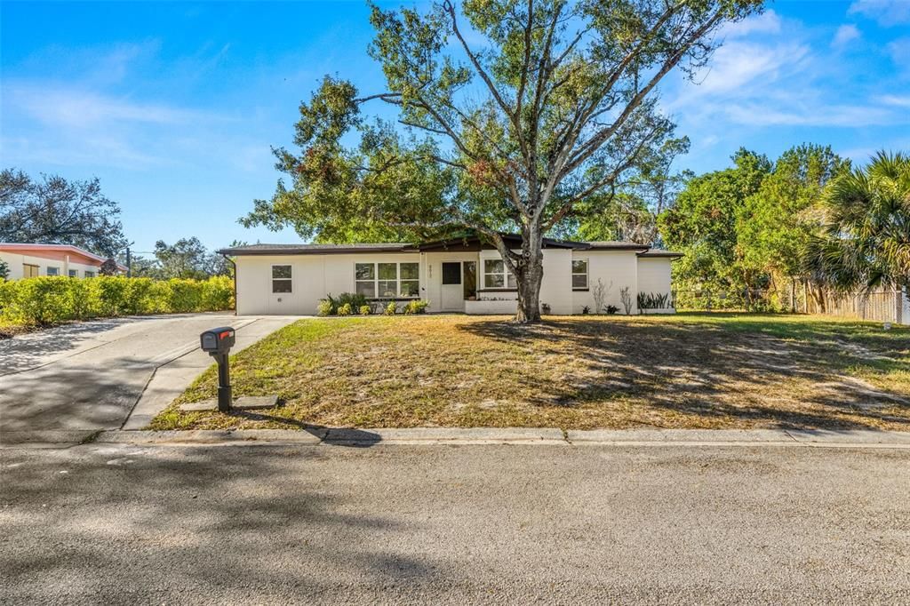 For Sale: $385,000 (3 beds, 2 baths, 1604 Square Feet)