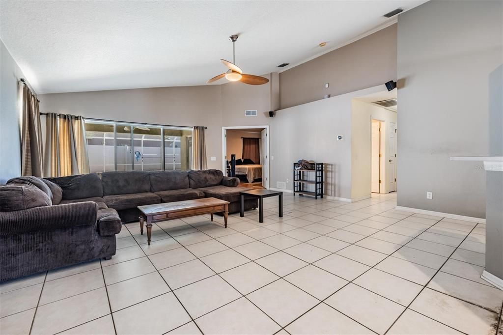 For Sale: $365,000 (3 beds, 2 baths, 1650 Square Feet)