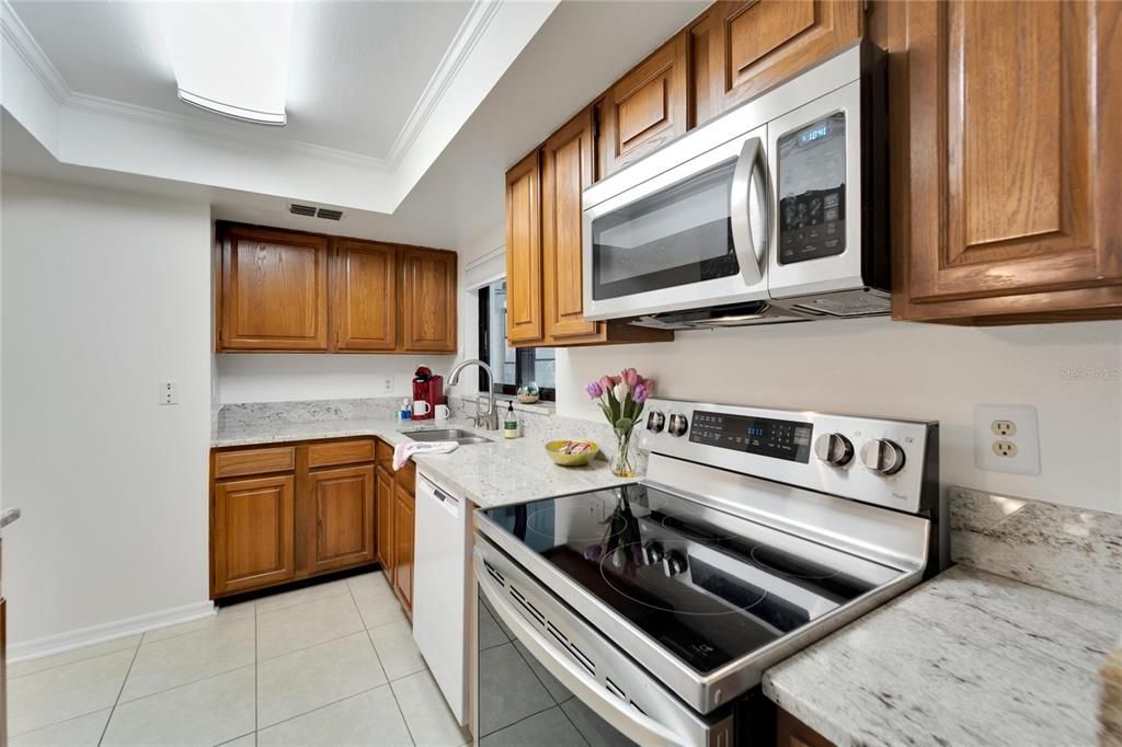 For Sale: $289,900 (2 beds, 2 baths, 1263 Square Feet)