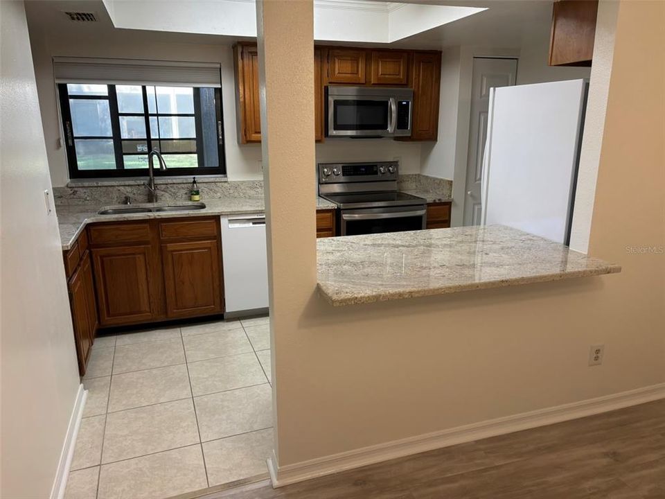 For Sale: $289,900 (2 beds, 2 baths, 1263 Square Feet)