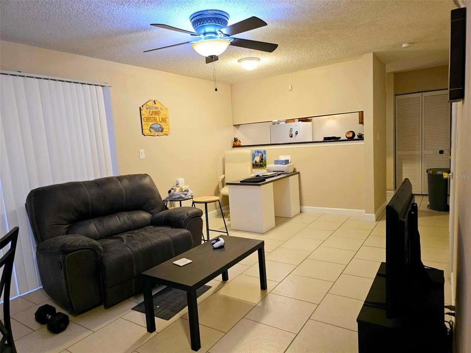 For Sale: $165,900 (2 beds, 1 baths, 920 Square Feet)