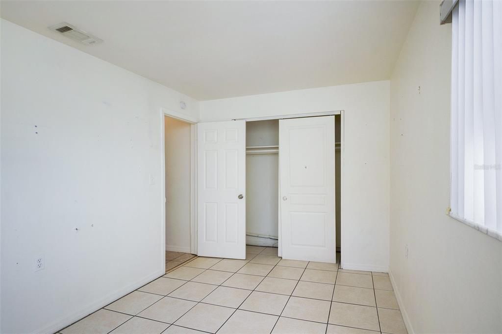 For Sale: $300,000 (3 beds, 2 baths, 1095 Square Feet)