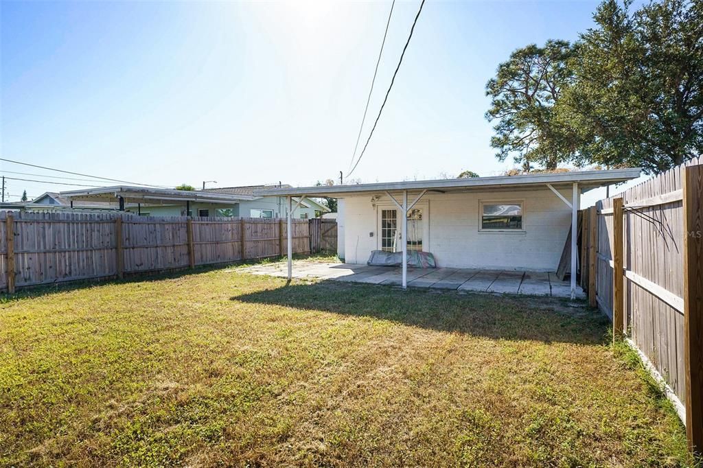 For Sale: $300,000 (3 beds, 2 baths, 1095 Square Feet)