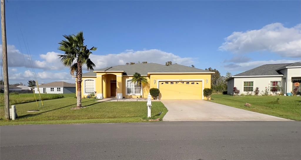 For Sale: $349,900 (3 beds, 2 baths, 1800 Square Feet)