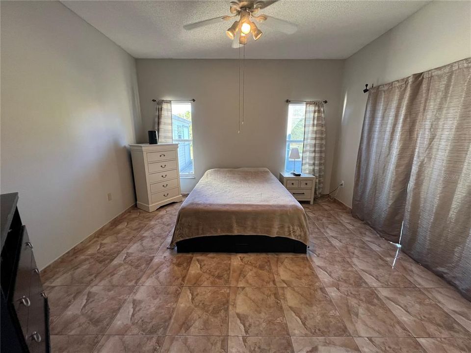 For Sale: $349,900 (3 beds, 2 baths, 1800 Square Feet)