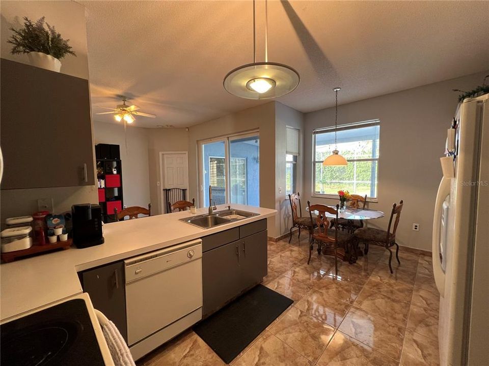 For Sale: $349,900 (3 beds, 2 baths, 1800 Square Feet)