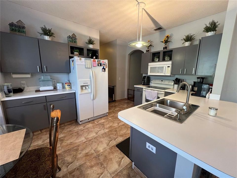 For Sale: $349,900 (3 beds, 2 baths, 1800 Square Feet)