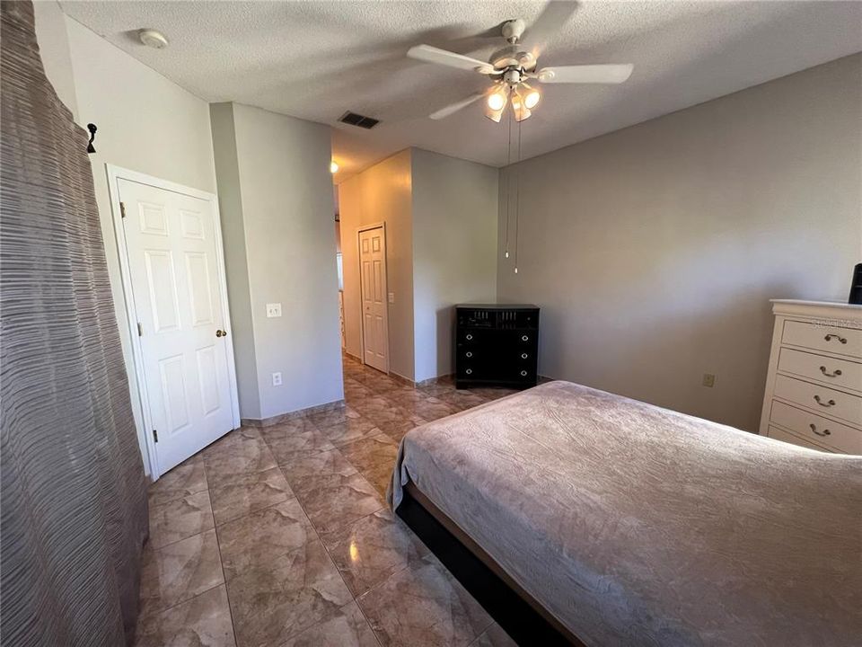 For Sale: $349,900 (3 beds, 2 baths, 1800 Square Feet)