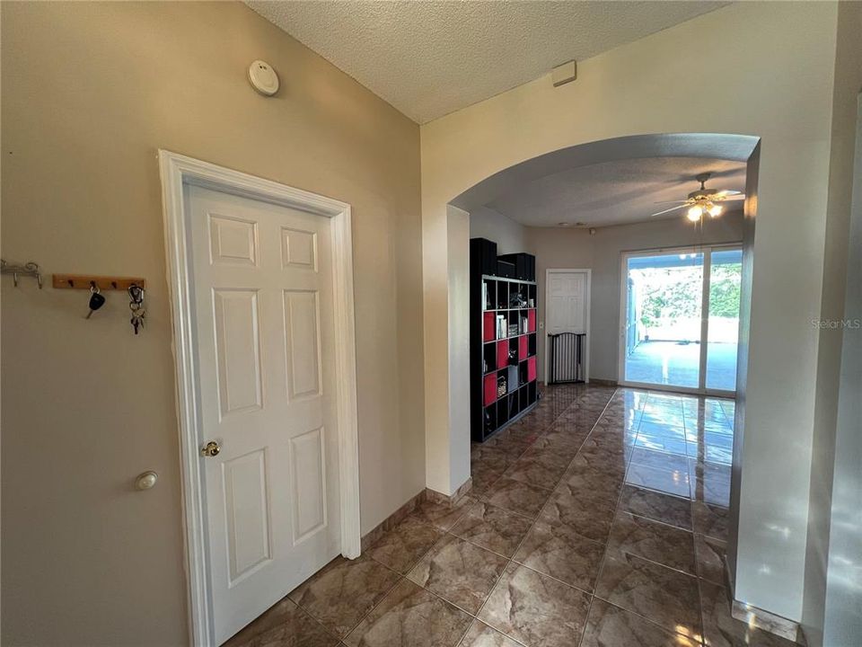 For Sale: $349,900 (3 beds, 2 baths, 1800 Square Feet)