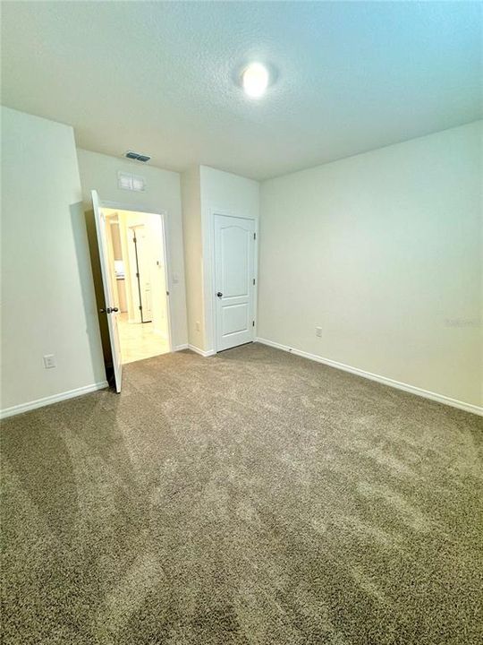 For Rent: $2,400 (4 beds, 2 baths, 1830 Square Feet)