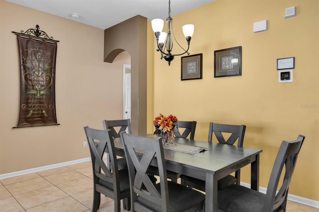 For Sale: $444,900 (4 beds, 2 baths, 1567 Square Feet)