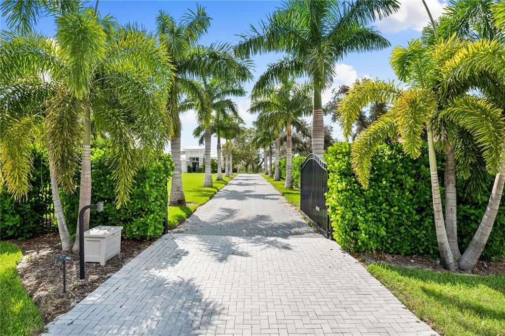 For Sale: $6,000,000 (4 beds, 4 baths, 4119 Square Feet)