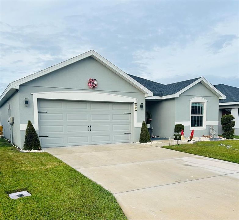 For Sale: $365,000 (3 beds, 2 baths, 1990 Square Feet)