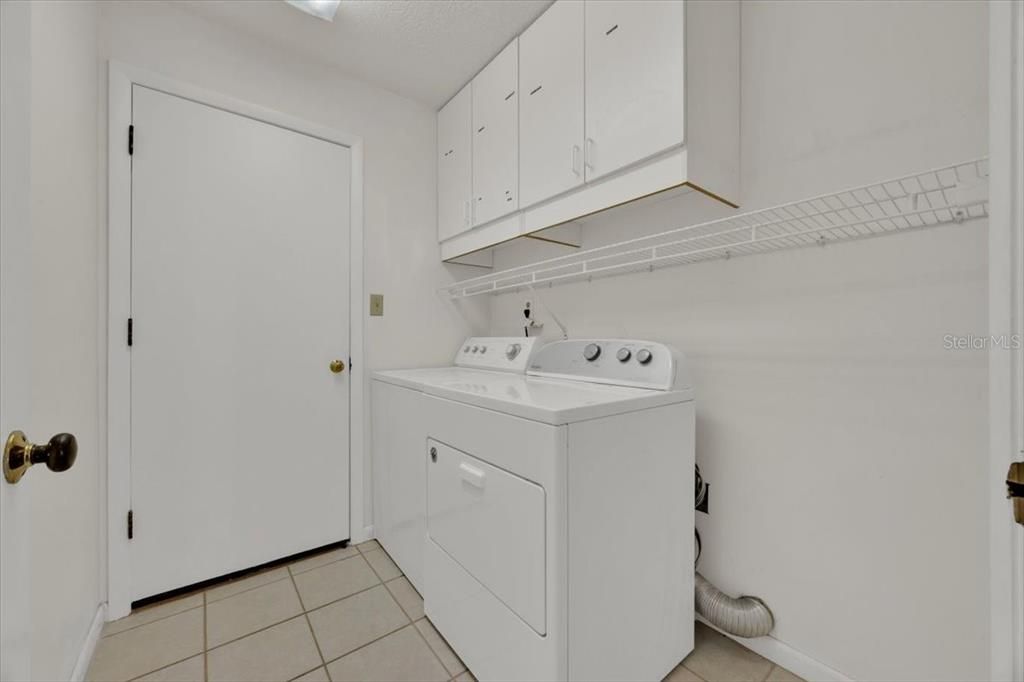 For Sale: $375,000 (2 beds, 2 baths, 1667 Square Feet)