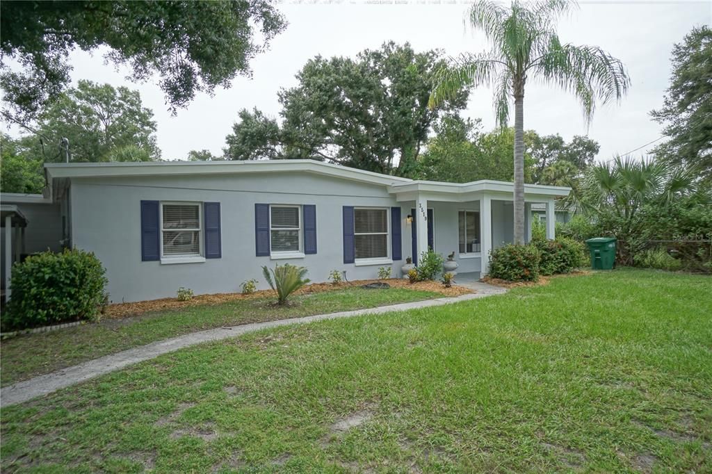 For Rent: $2,750 (4 beds, 2 baths, 1996 Square Feet)