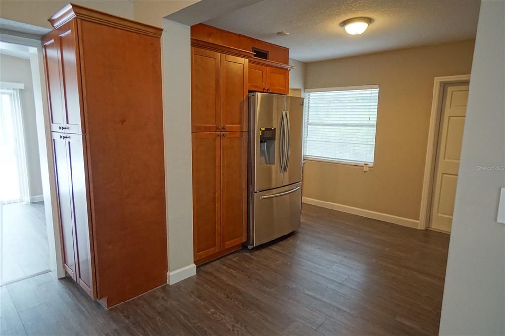 For Rent: $2,750 (4 beds, 2 baths, 1996 Square Feet)