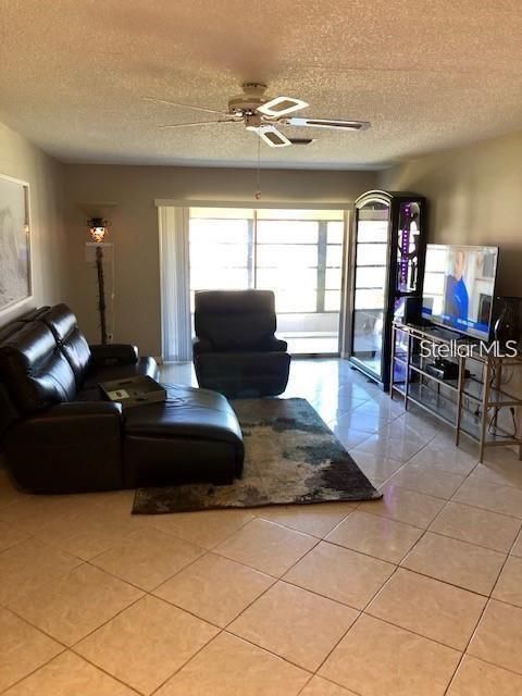 For Sale: $113,900 (1 beds, 1 baths, 708 Square Feet)