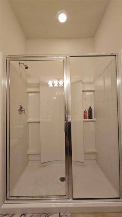 Master Bath/Wal-In Shower