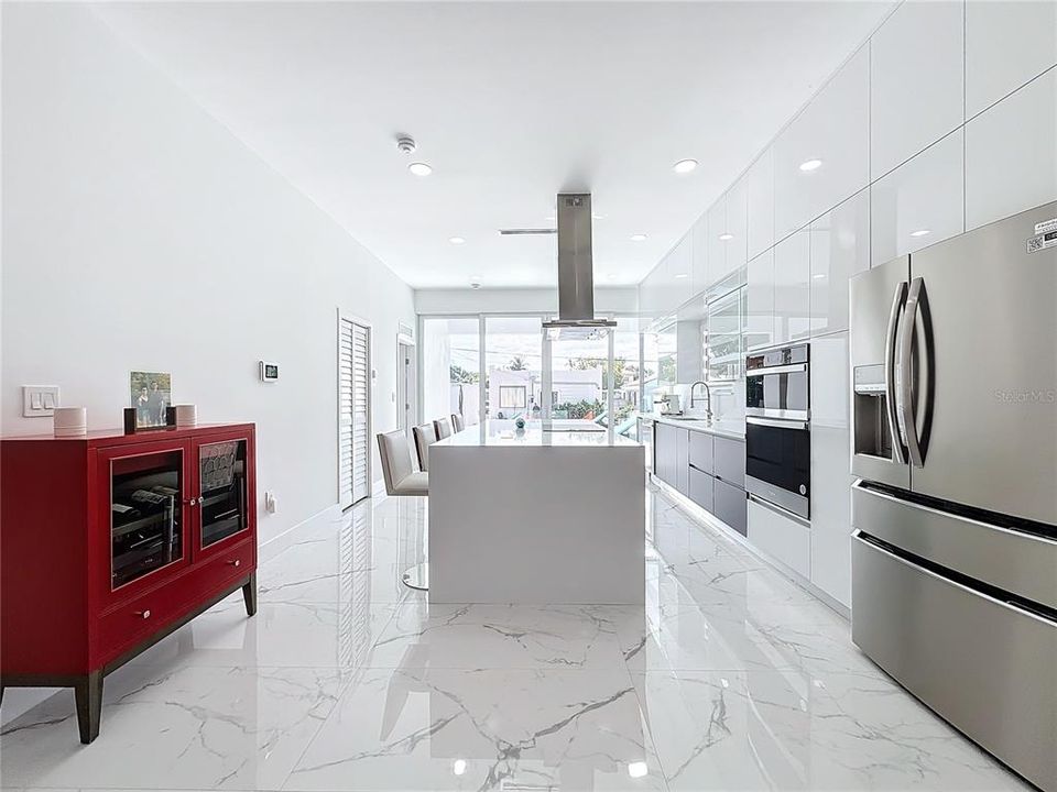 En Venta: $2,050,000 (5 camas, 4 baños, 2407 Pies cuadrados)