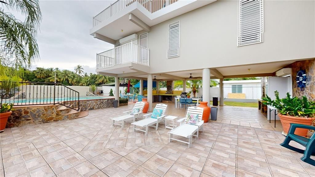 На продажу: $1,995,000 (6 спален, 4 ванн, 2600 Квадратных фут)