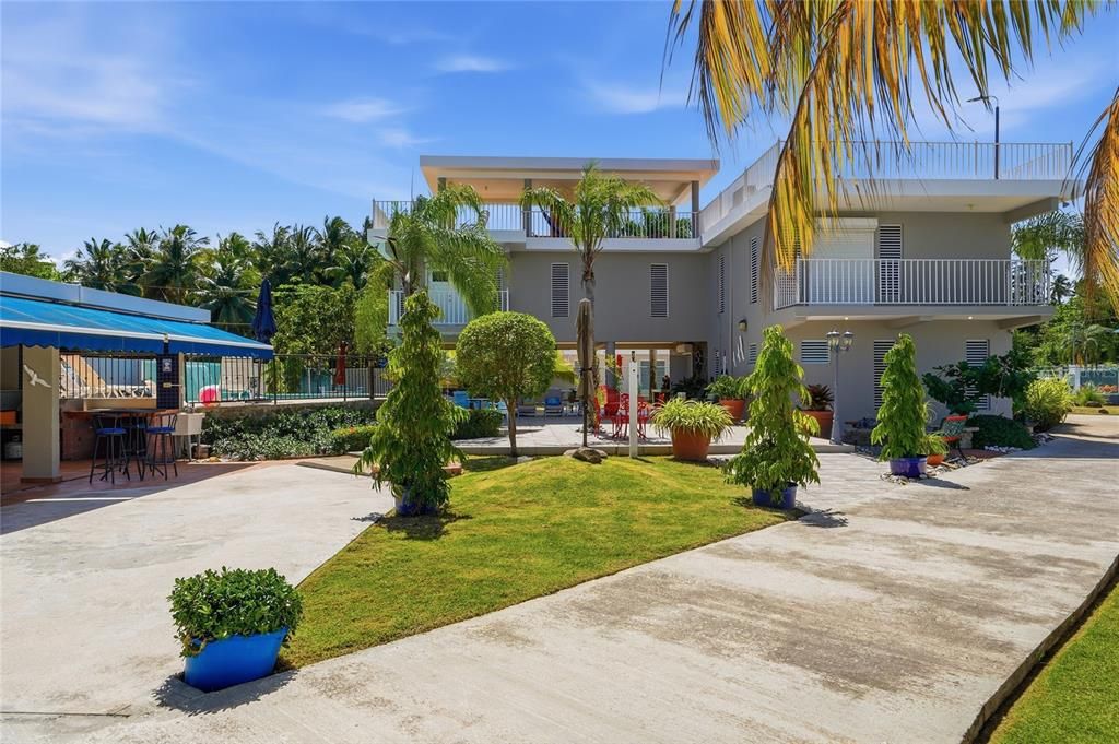 На продажу: $1,995,000 (6 спален, 4 ванн, 2600 Квадратных фут)