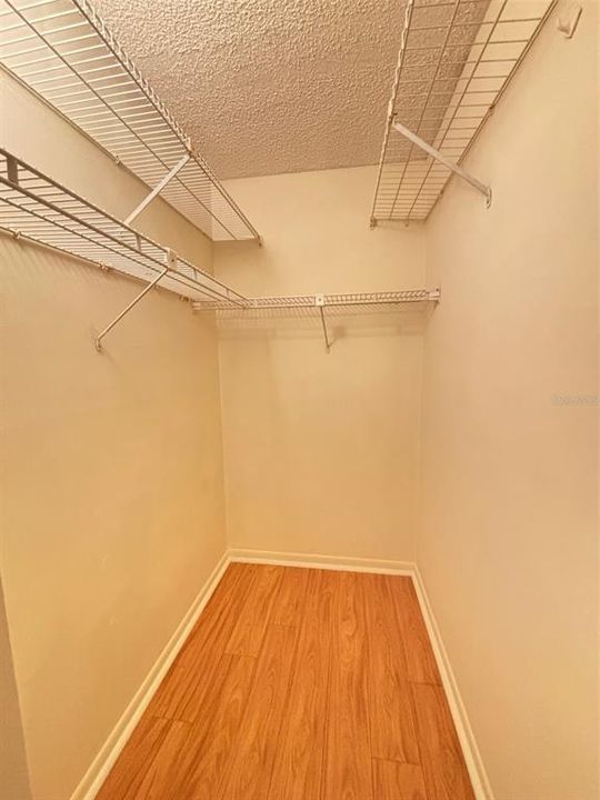 For Sale: $150,000 (2 beds, 1 baths, 935 Square Feet)