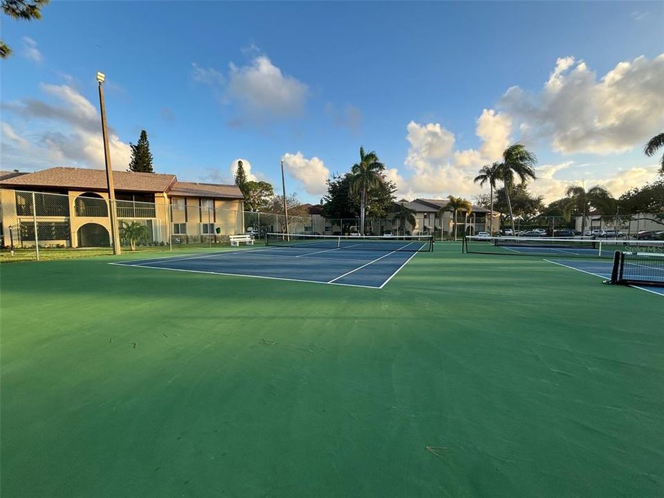 Tennis / Pickleball Courts