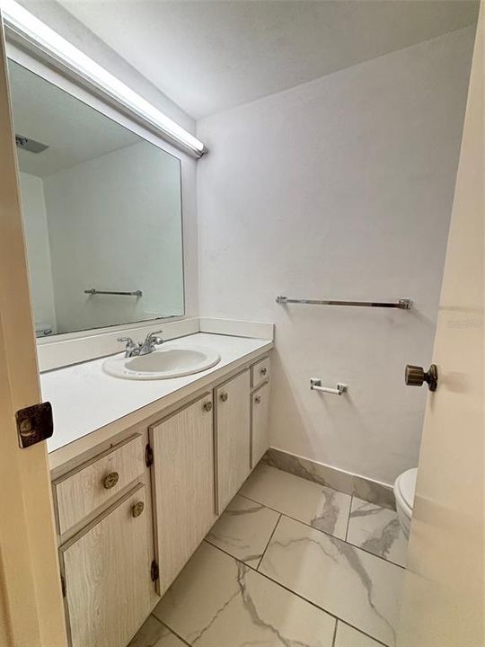 1/2 Bathroom