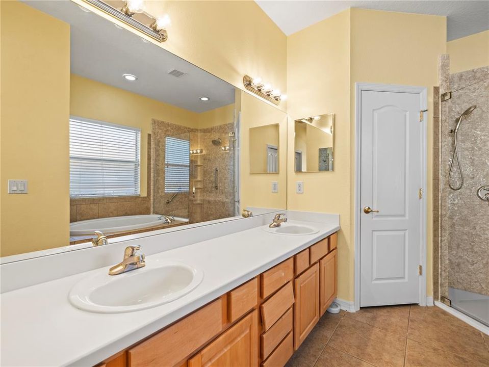 For Sale: $309,000 (3 beds, 2 baths, 1862 Square Feet)