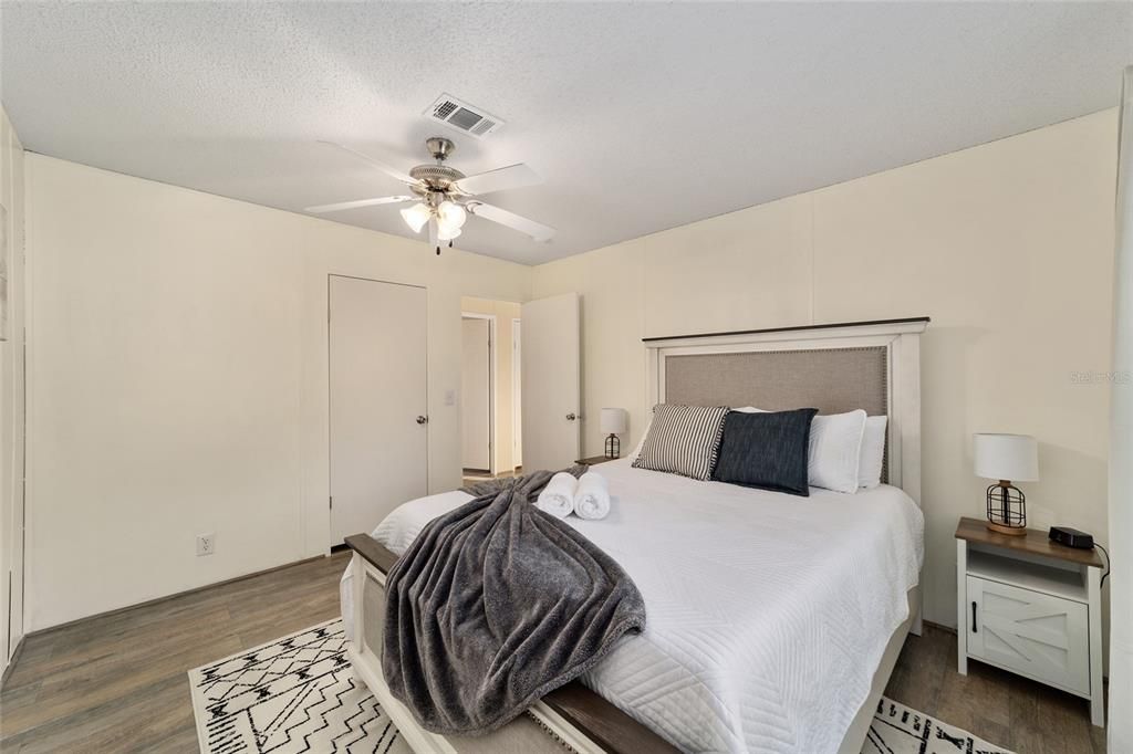 For Sale: $449,800 (3 beds, 2 baths, 1539 Square Feet)