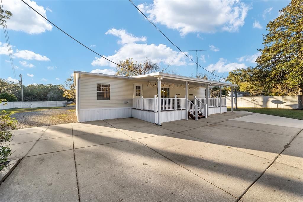 For Sale: $449,800 (3 beds, 2 baths, 1539 Square Feet)