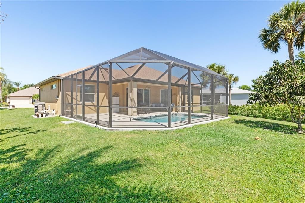 New and modern are alwaysfantastic features whenshopping for your next home.This home offers so much,allowing you to enjoy ourFlorida lifestyle!protection surround thecovered lanai area, alsoprotecting the glass sliders.