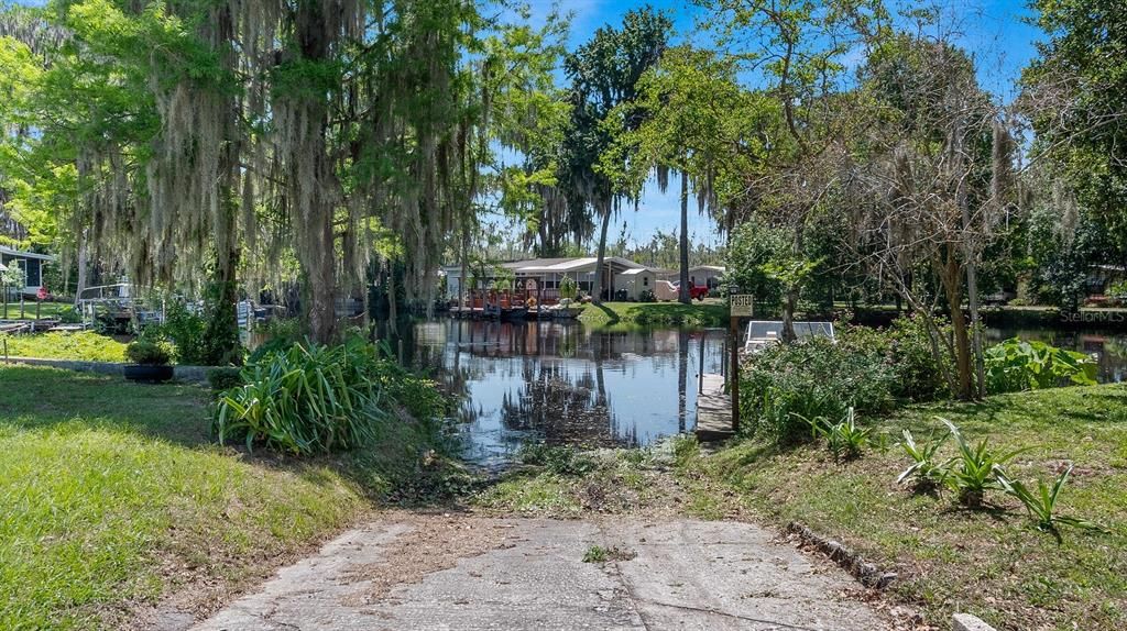 Community Boat Launch Canal to Lake Harris