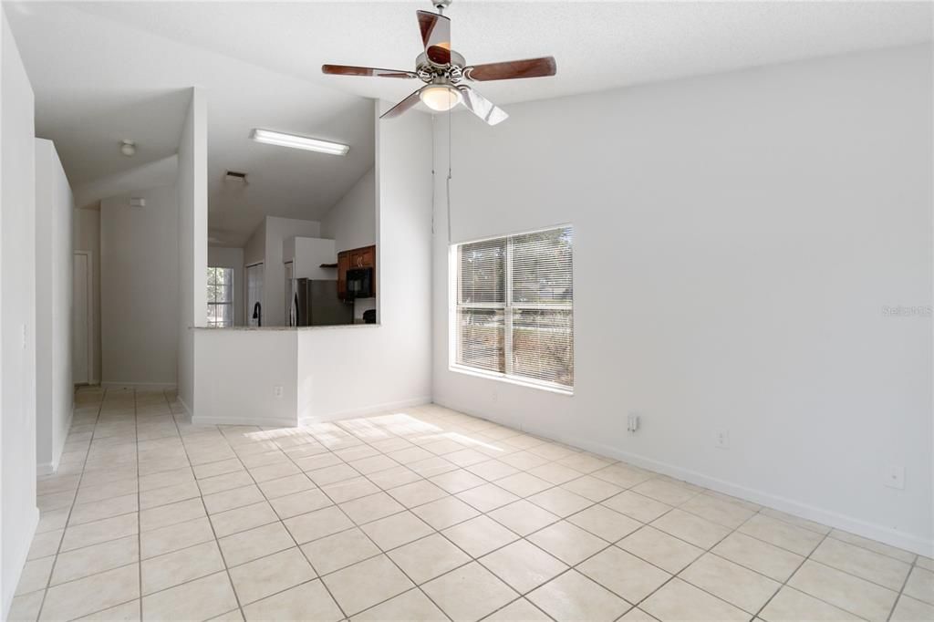 For Sale: $299,999 (2 beds, 2 baths, 947 Square Feet)