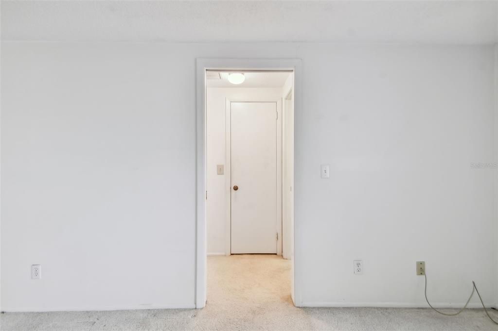 For Sale: $300,000 (2 beds, 2 baths, 1462 Square Feet)