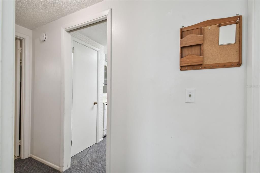 For Sale: $300,000 (2 beds, 2 baths, 1462 Square Feet)