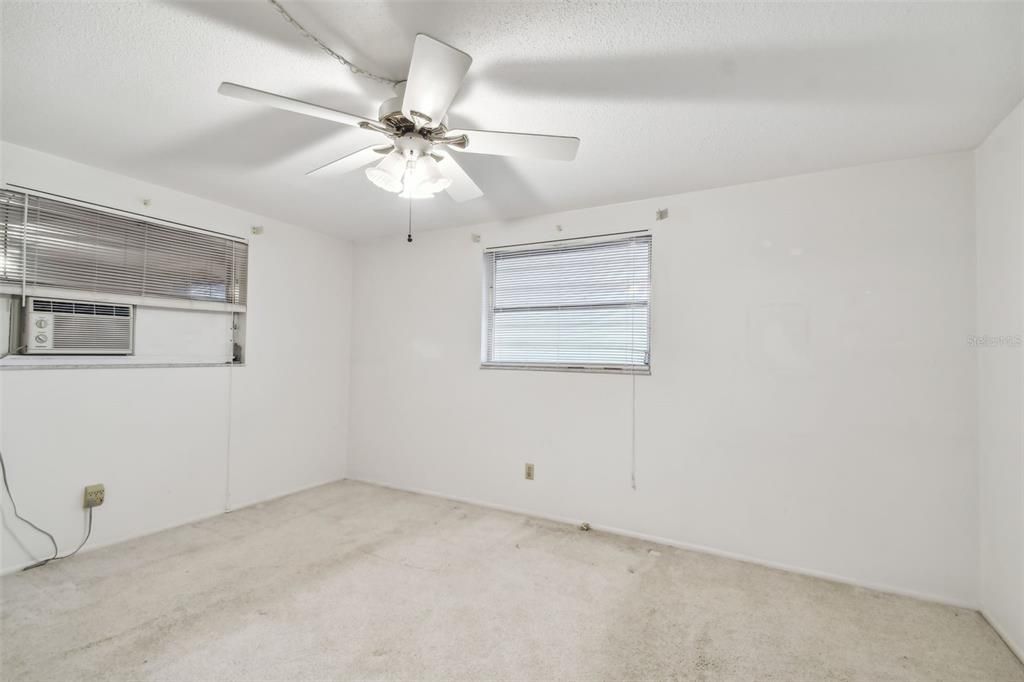 For Sale: $300,000 (2 beds, 2 baths, 1462 Square Feet)