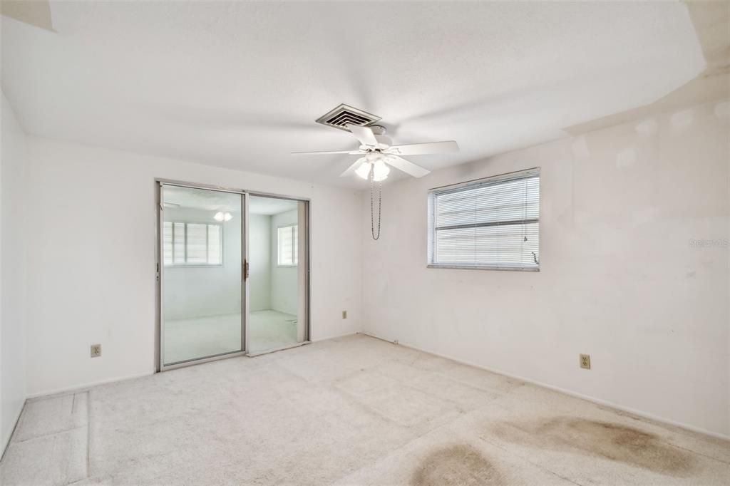 For Sale: $300,000 (2 beds, 2 baths, 1462 Square Feet)