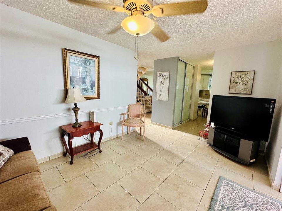 Foyer/ family room