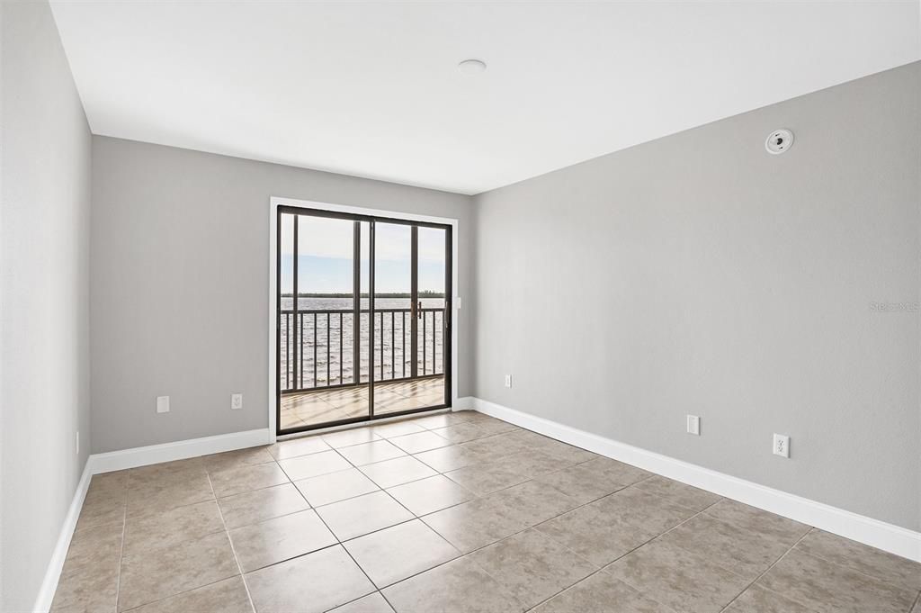 For Sale: $279,000 (2 beds, 2 baths, 1150 Square Feet)