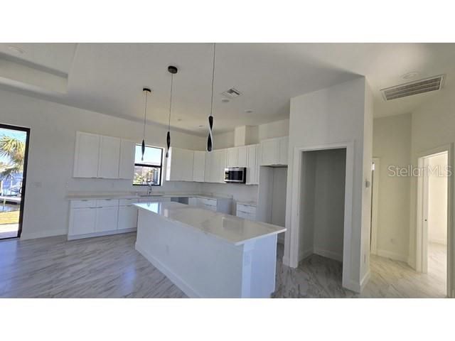 For Sale: $475,500 (3 beds, 2 baths, 1668 Square Feet)