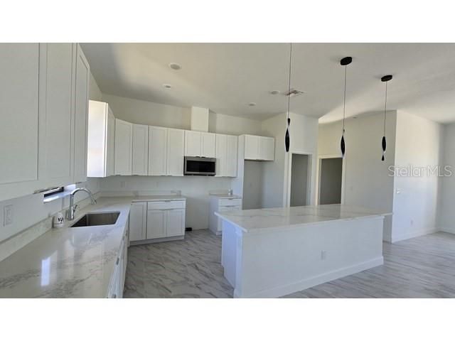 For Sale: $475,500 (3 beds, 2 baths, 1668 Square Feet)