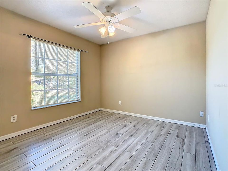 For Sale: $325,000 (3 beds, 2 baths, 1176 Square Feet)