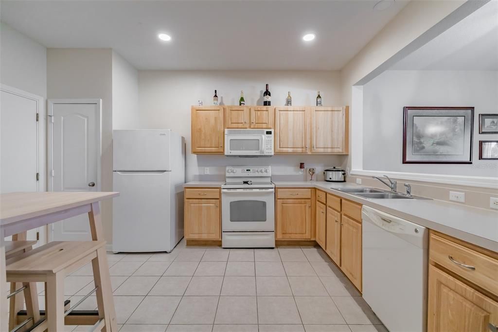 For Sale: $275,900 (3 beds, 2 baths, 1644 Square Feet)