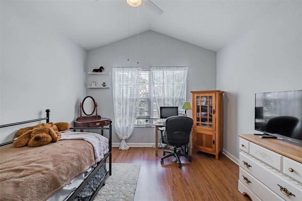 For Sale: $275,900 (3 beds, 2 baths, 1644 Square Feet)