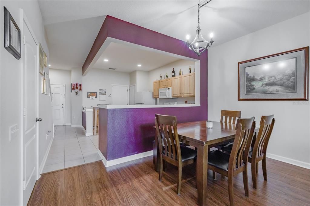 For Sale: $275,900 (3 beds, 2 baths, 1644 Square Feet)