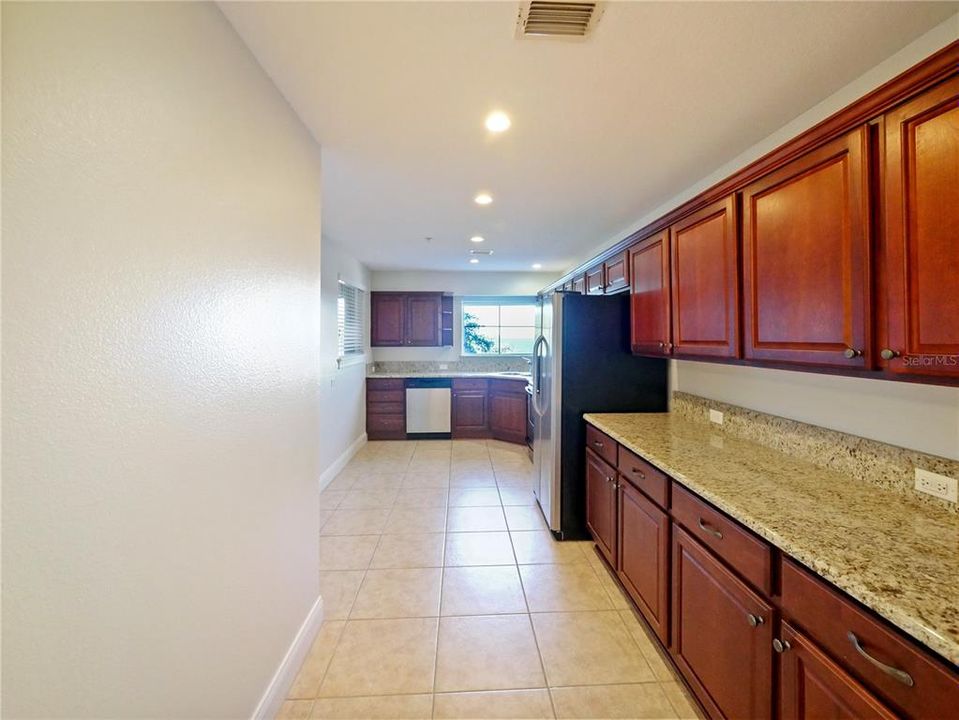 For Sale: $319,900 (1 beds, 2 baths, 1247 Square Feet)