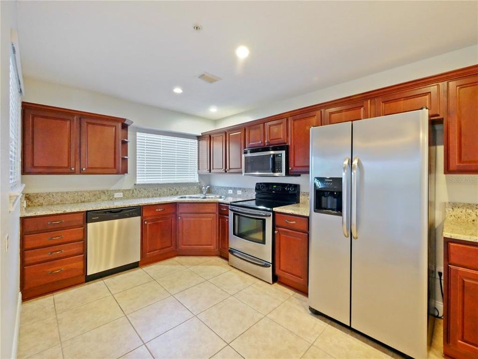 For Sale: $319,900 (1 beds, 2 baths, 1247 Square Feet)