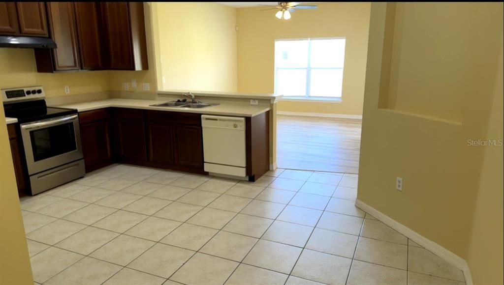 For Rent: $2,195 (3 beds, 2 baths, 1630 Square Feet)